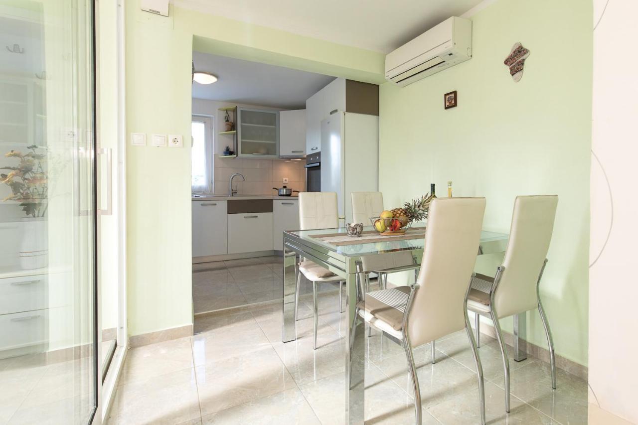Beach Apartment Крк Екстер'єр фото
